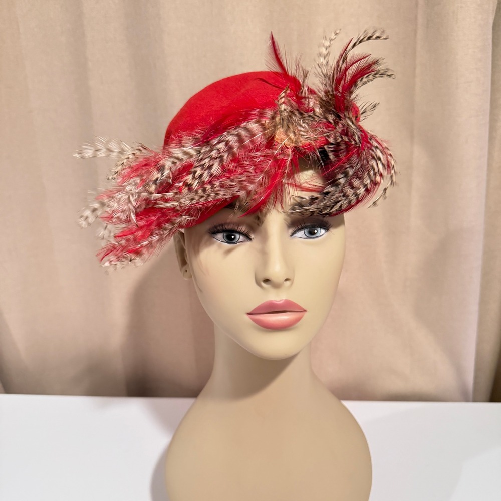 Vintage Daisy Pearl Hollywood Red Wool Felt Feather Hat French Room Model